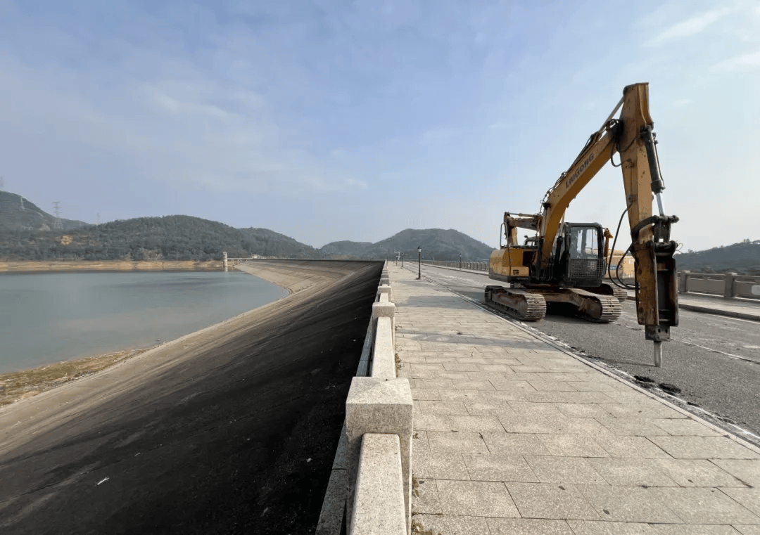 今天起清溪湖大坝正式向公众开放！